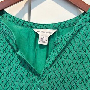Liz Claiborne Teal Green Geometric Button-Front Blouse